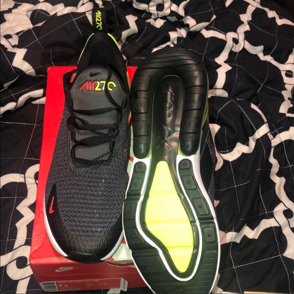 Nike 270